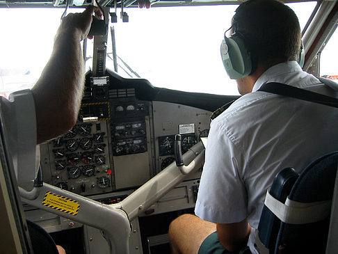 Cockpit des Wasserflugzeugs Fotos