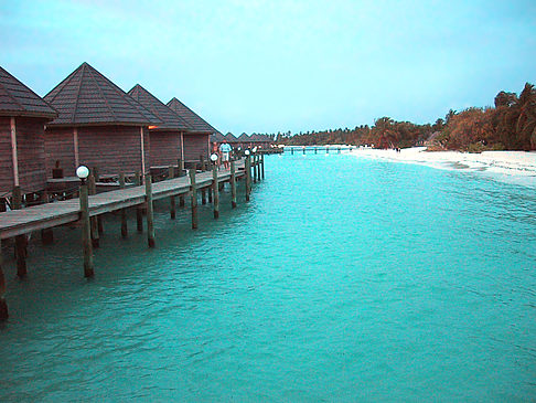 Der weiße Sandstrand der Malediven Foto 